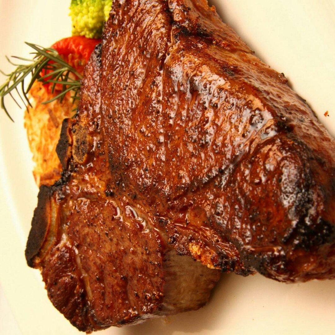 四分钟煎好一块鲜嫩多汁的牛排