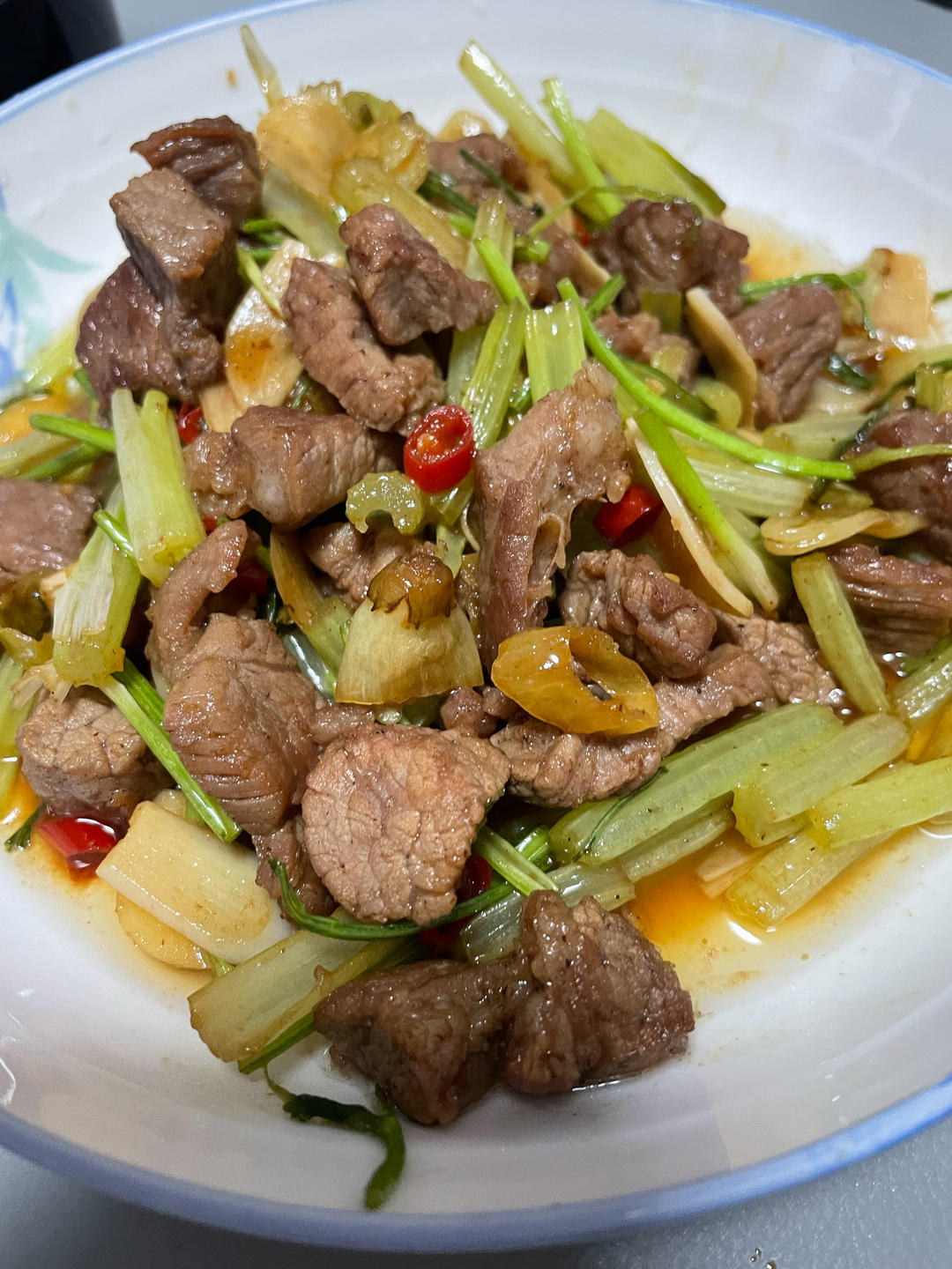 小炒黄牛肉，肉嫩味香！太好吃了简直是米饭杀手！