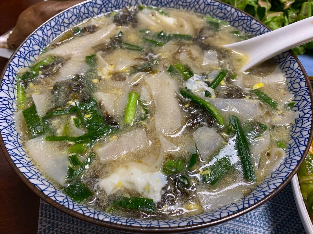 babyblue27做的妈妈味道韭菜疙瘩汤