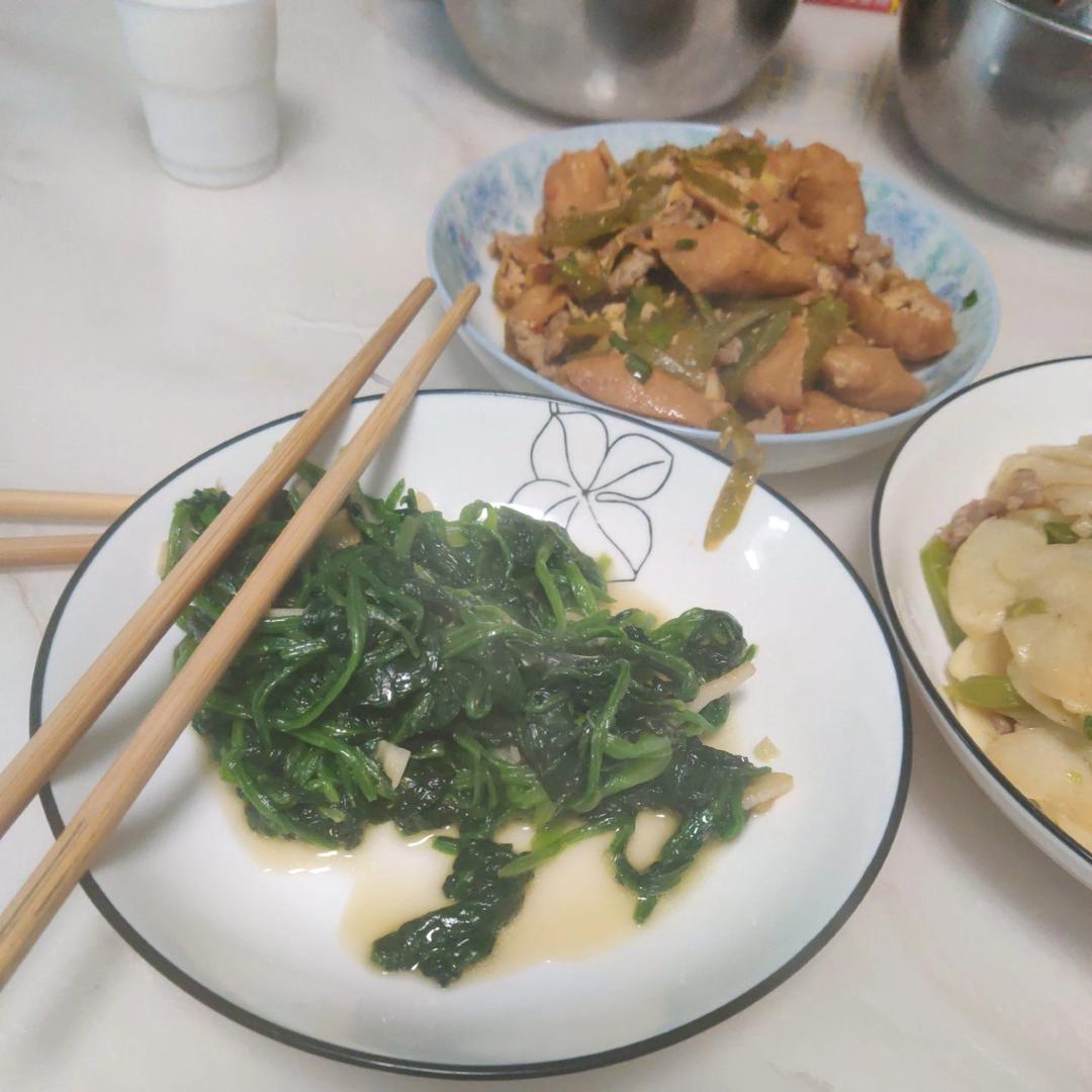 菠菜炒鸡蛋
