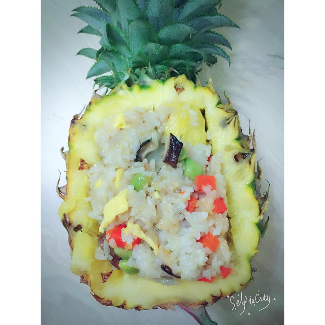 虾仁菠萝炒饭