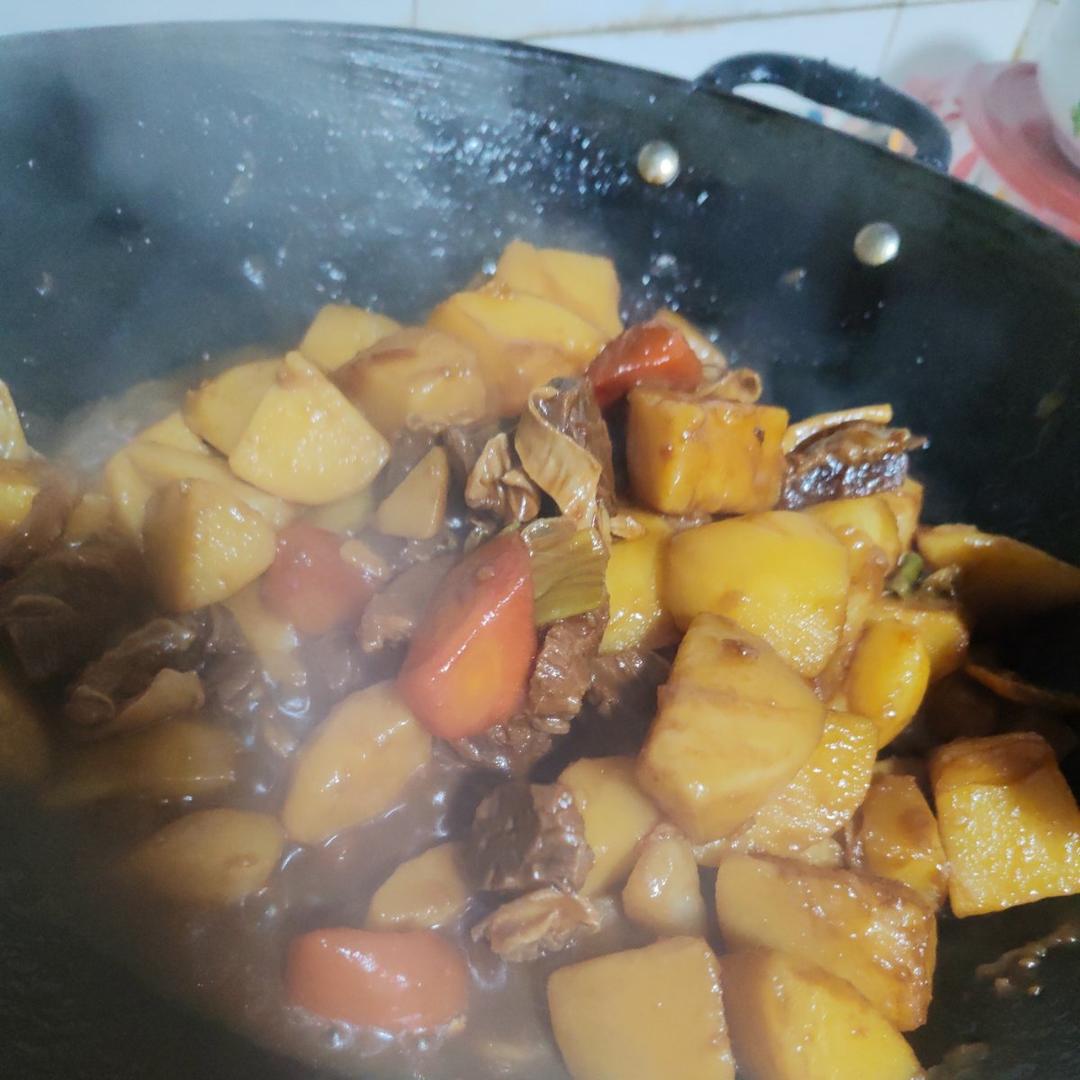 堂妈的土豆炖牛腩