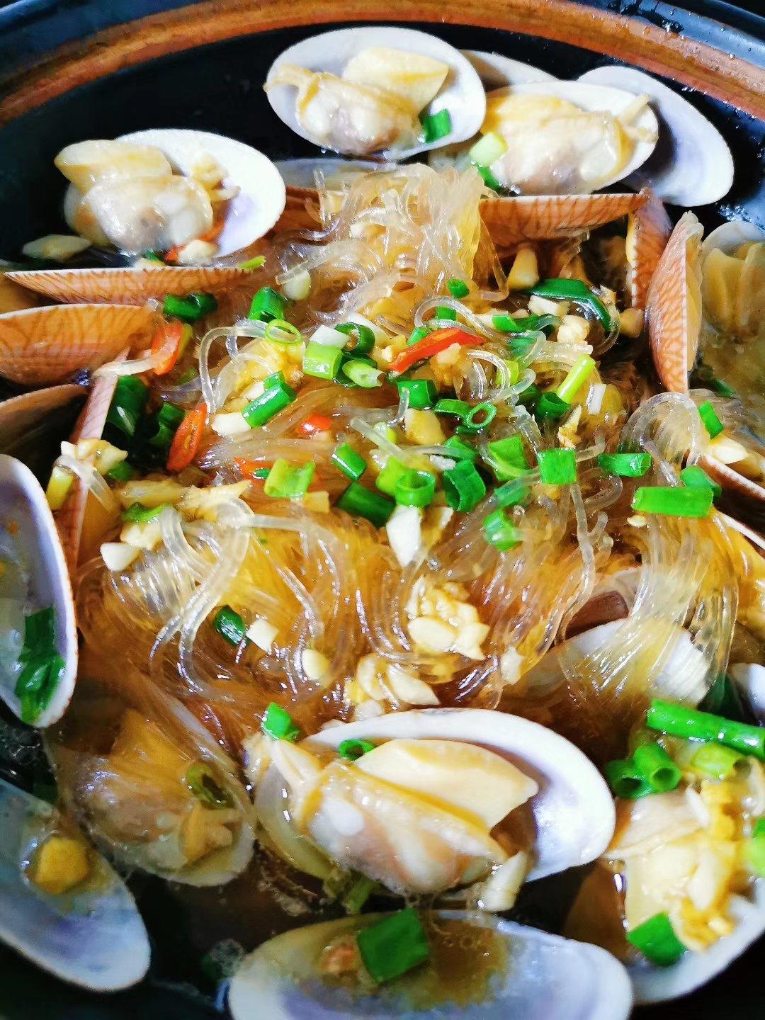 美味花甲粉丝煲