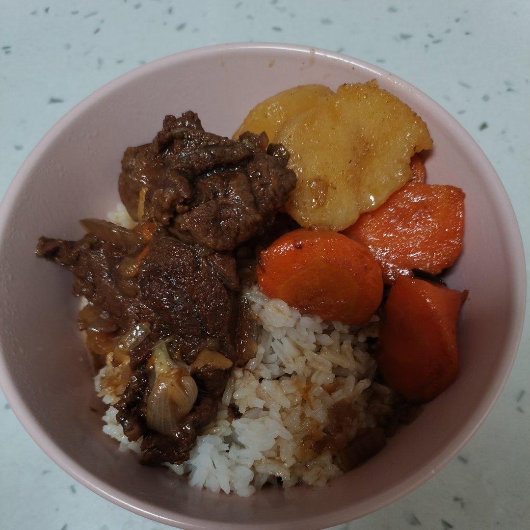 沙沙土豆胡萝卜炖牛肉