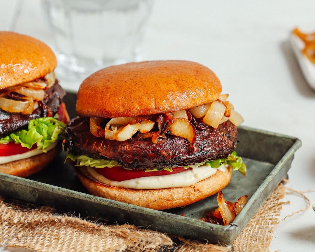 Vegan portabella mushroom aioli sandwich的做法