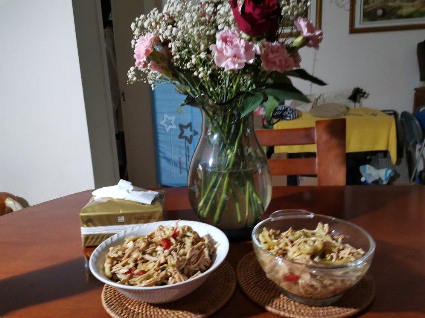 香辣爽口手撕鸡（少油好吃的鸡胸肉做法）