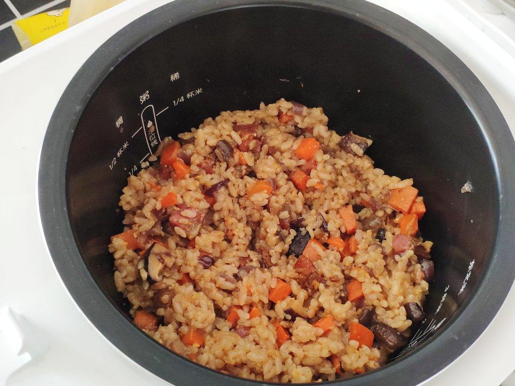 把陈乔恩吃哭的焖饭，我一口气连吃3碗，学会后再也不想吃外卖了