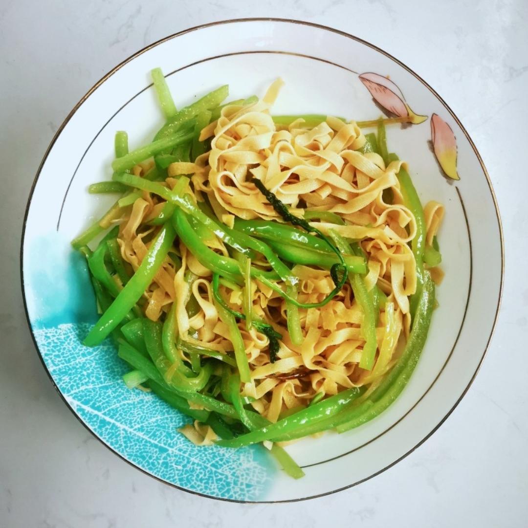 青椒炒干豆腐丝