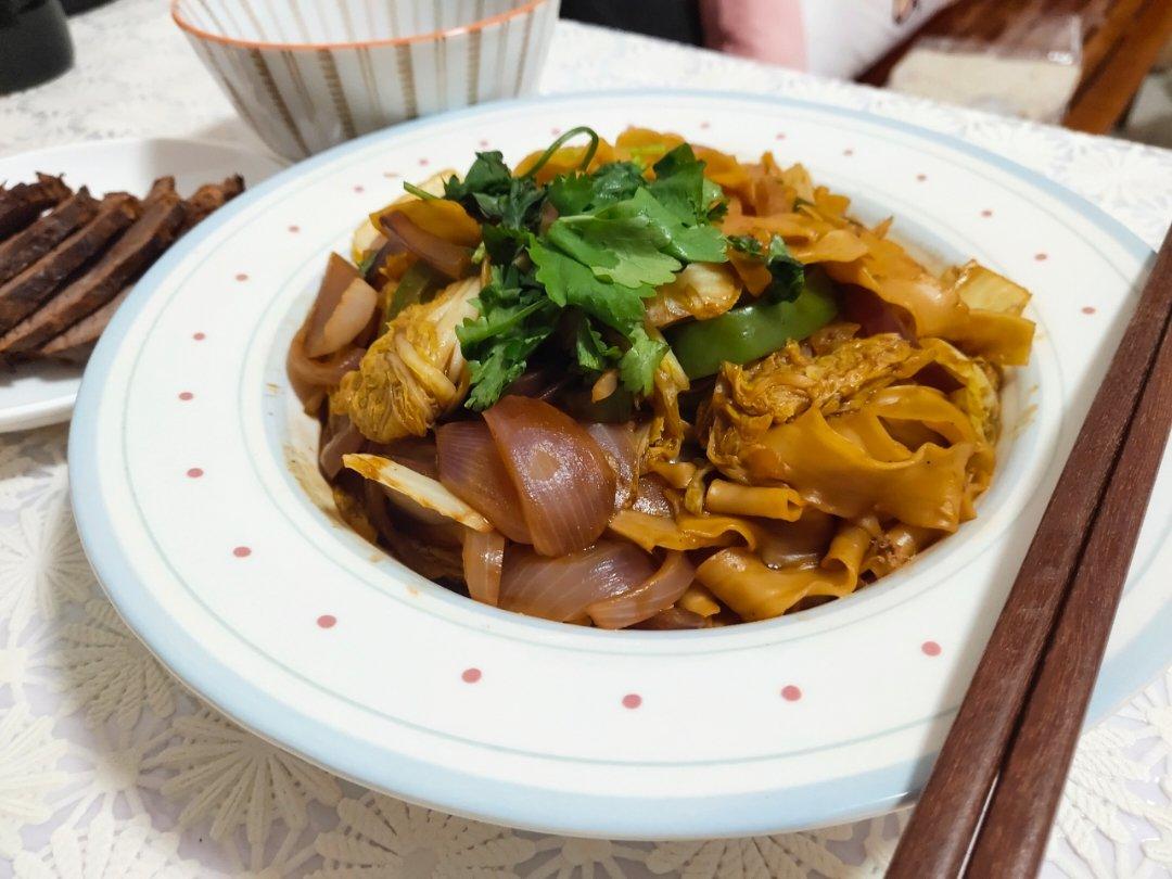 秒杀拉面店里的牛肉炒刀削面