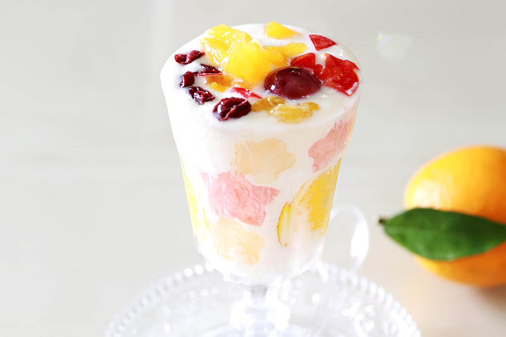 【酸酸甜甜就是我:水果酸奶杯的做法步骤图】莉莉菲_下厨房