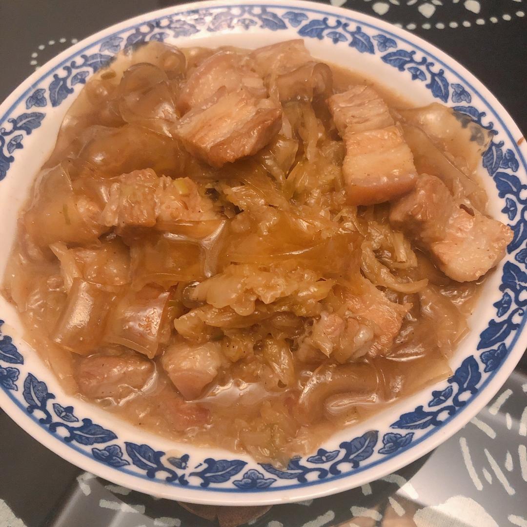五花肉炖酸菜【最爱妈妈菜】