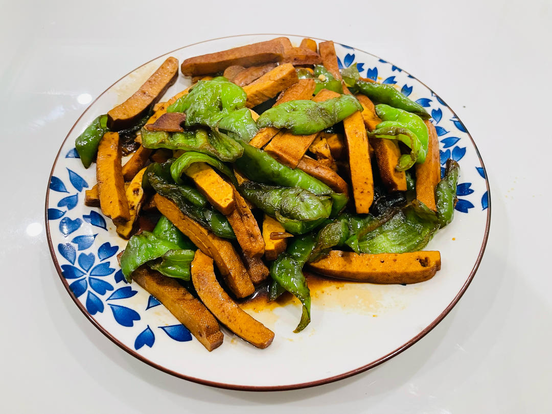 家常豆腐干炒青椒，真好吃