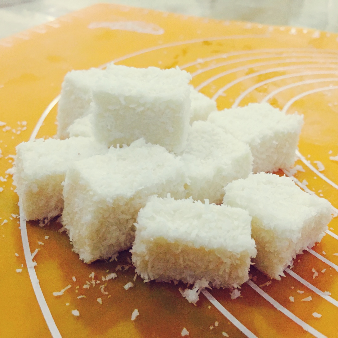完胜85度C牛奶椰丝小方