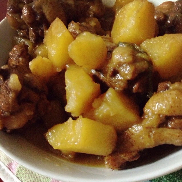 土豆炖翅根