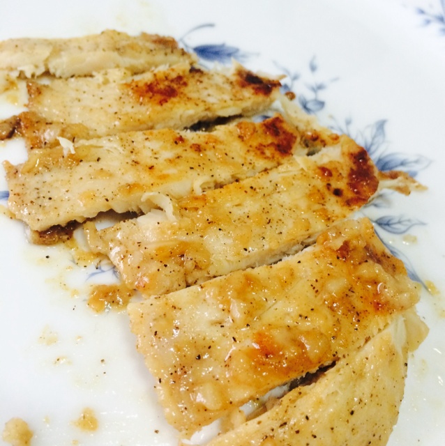 酷炫屌炸天好吃的煎鸡胸肉（香蒜蜂蜜煎鸡胸肉）