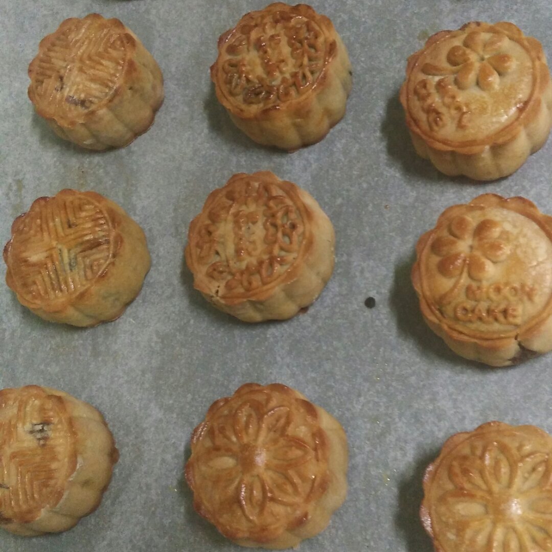 广式月饼——蛋黄莲蓉月饼