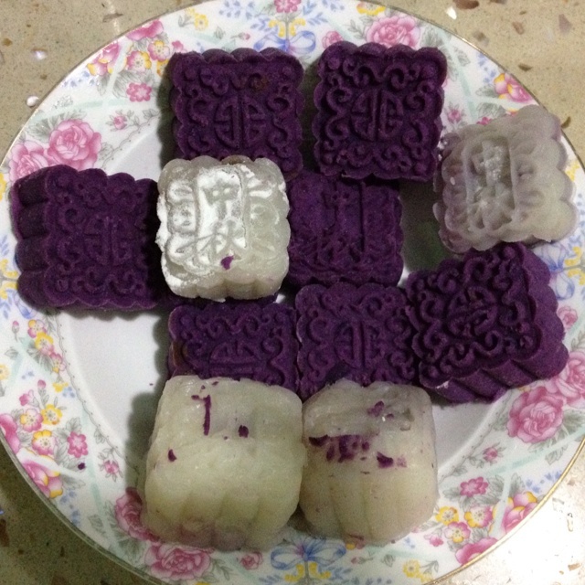紫薯冰皮月饼