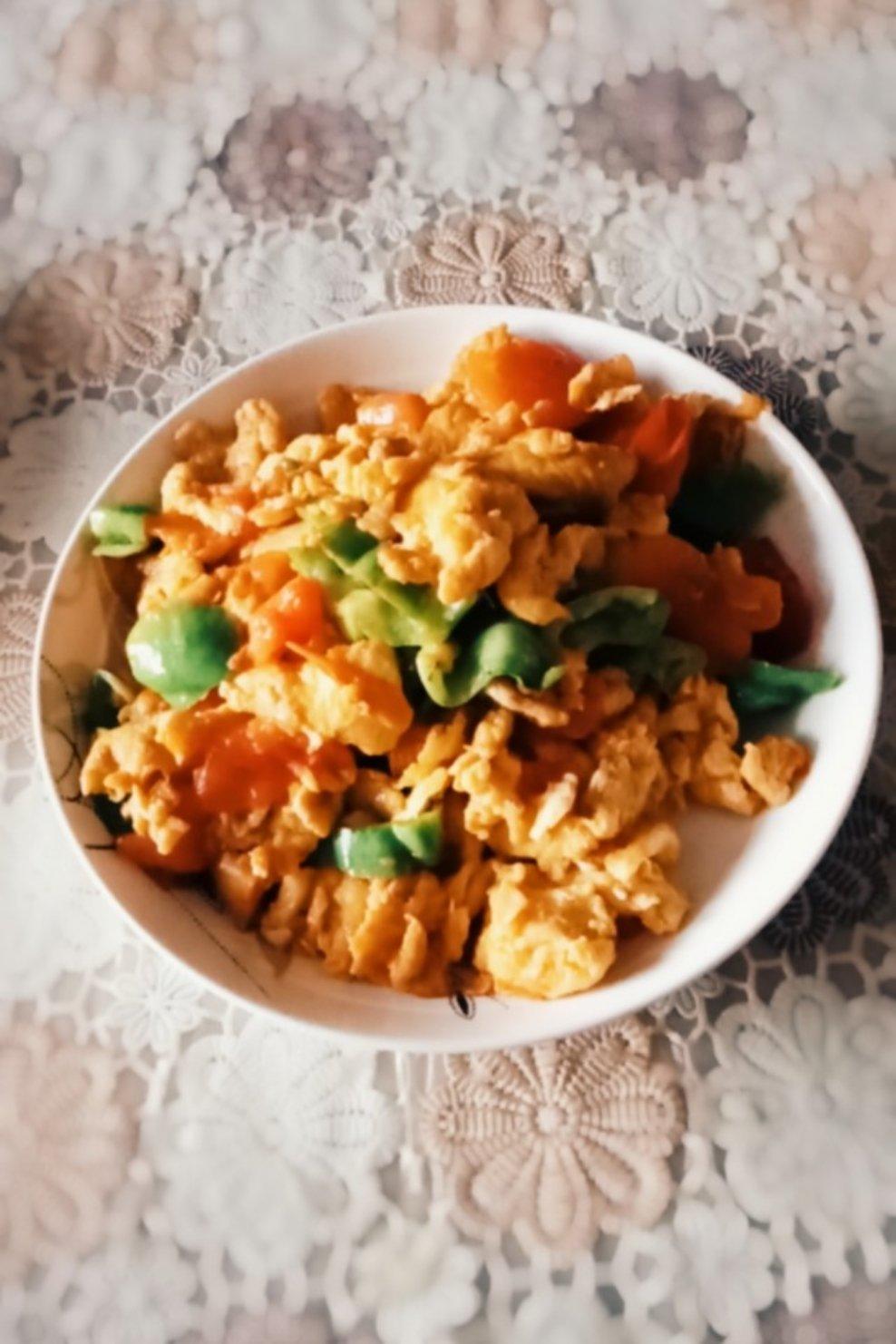 青椒西红柿炒鸡蛋