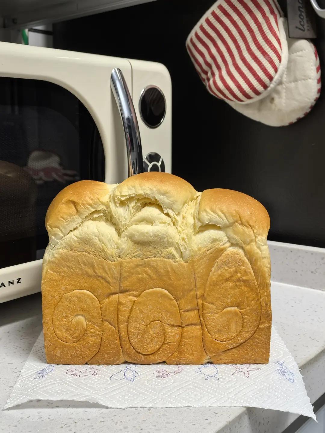 奶香纯粹的重料淡奶油吐司