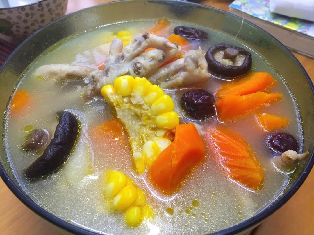 超营养的排骨玉米红萝卜汤