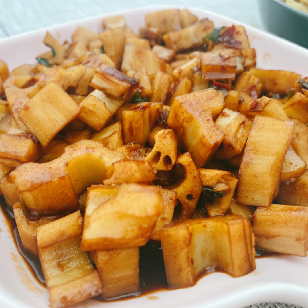 家常快手菜小炒藕丁真香