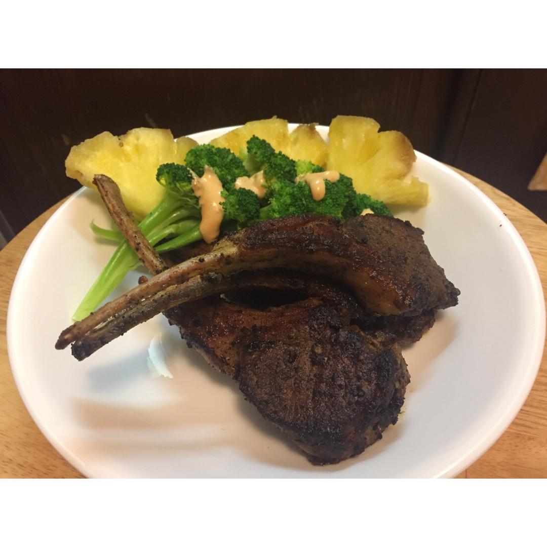 蒜香煎羊排
