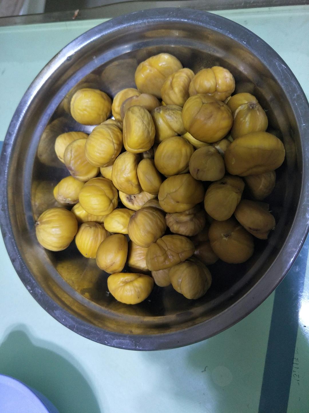 巧剥板栗皮的方法