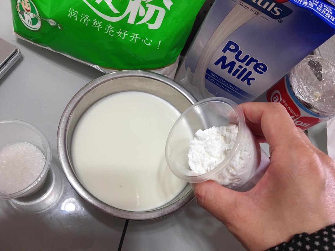 纯奶手撕吐司的做法 步骤1