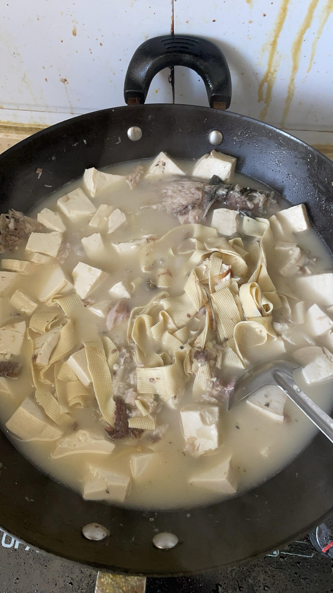 鲫鱼汤(鲫鱼豆腐汤)