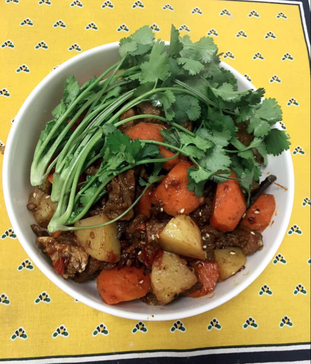 胡萝卜土豆烧牛腩