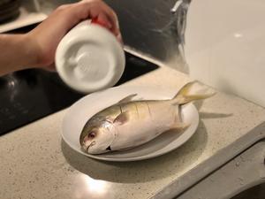 清蒸金鲳鱼的做法 步骤5