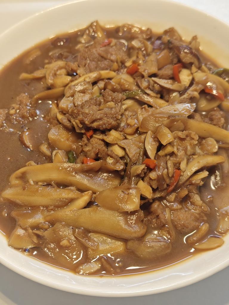 姬松茸炒肉片