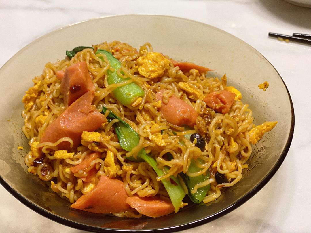 🍜泡面神仙吃法❗️巨销魂的鸡蛋火腿炒泡面