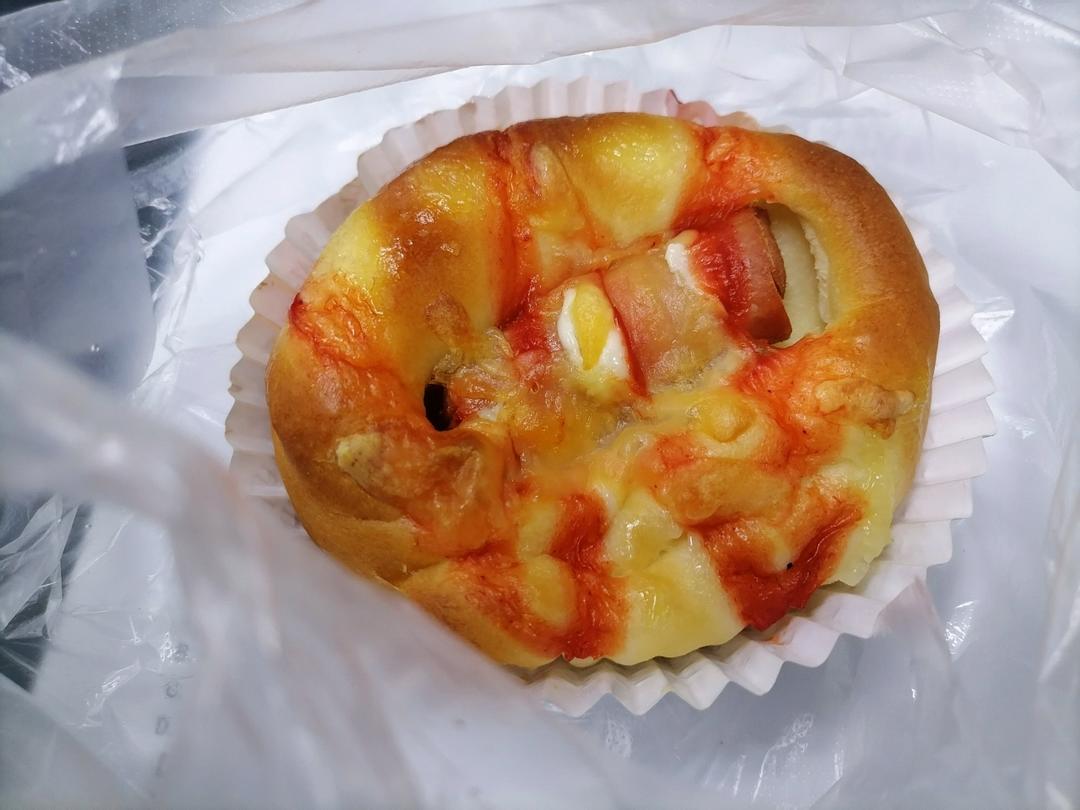 一个面团撑起一家店的台式面包—香肠面包