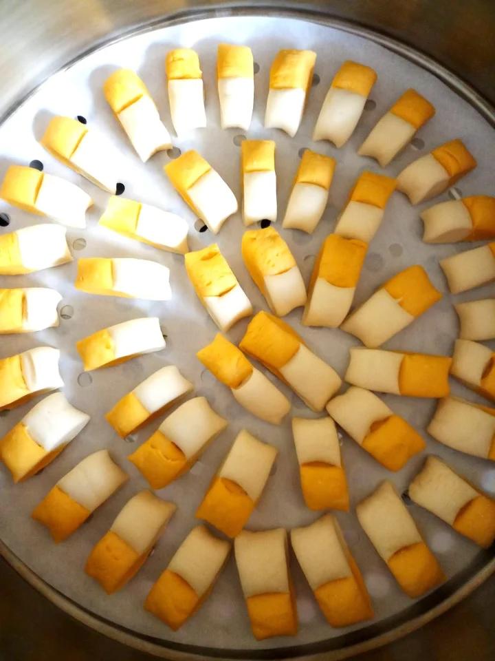 棉花糖般松软拼色小馒头