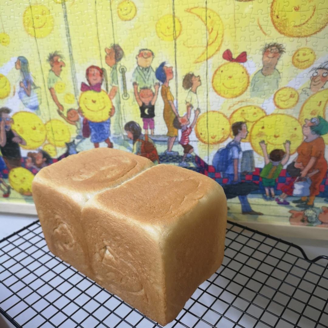 用烤箱自己做面包--手工牛奶吐司面包