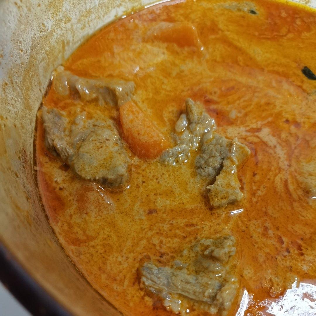 红咖喱牛肉
