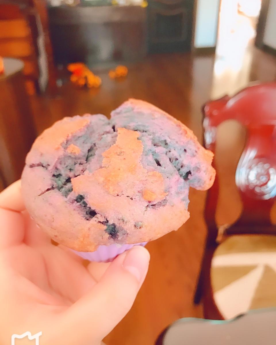 又快手又松软的南瓜大麦芬，金灿灿好美味！