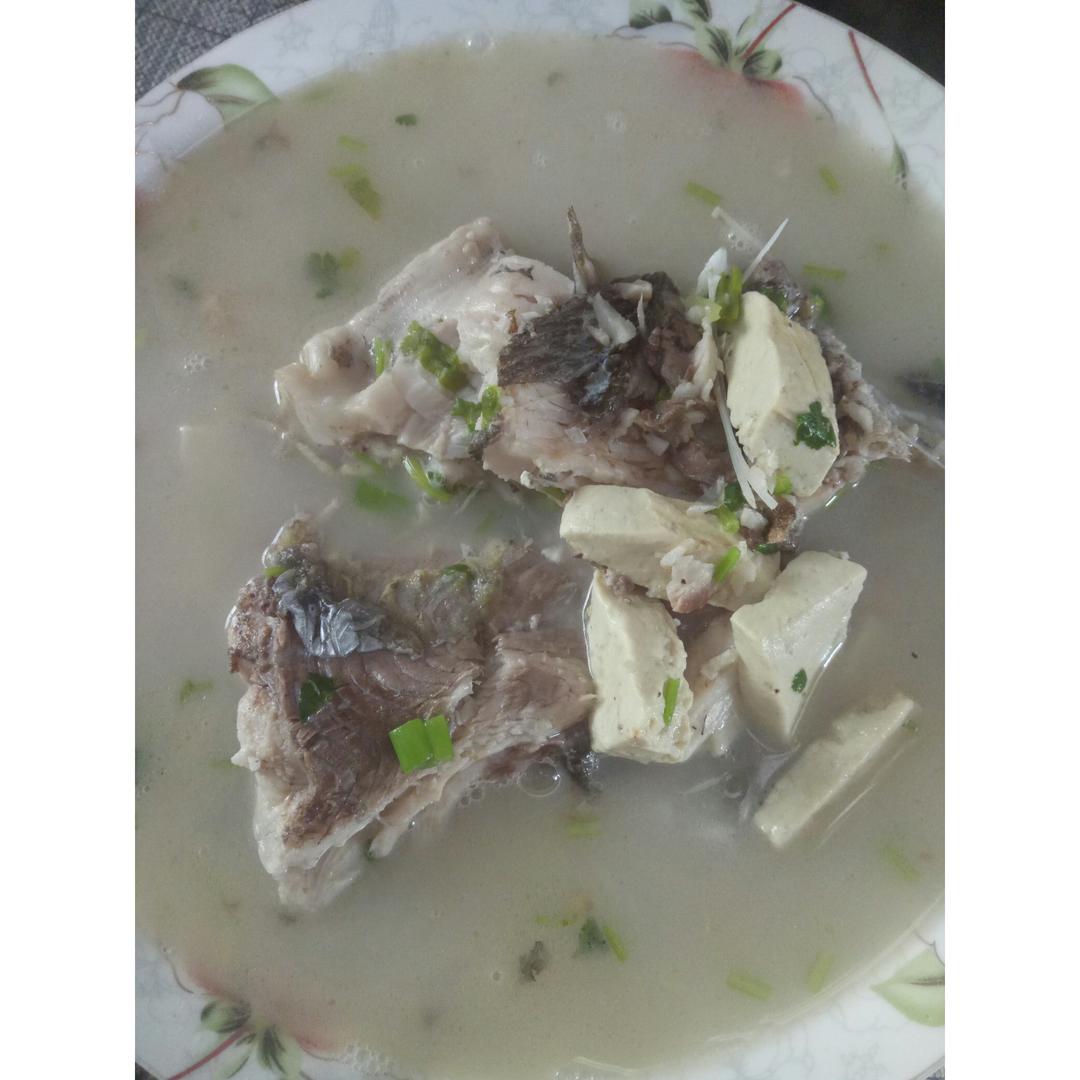 鲫鱼豆腐汤
