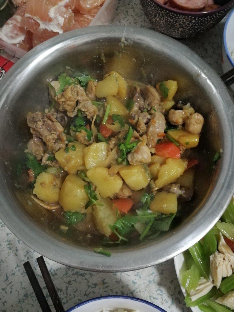 香菇土豆炖鸡块