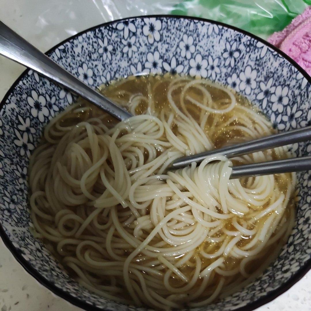 清汤挂面-香而不腻，方便快捷