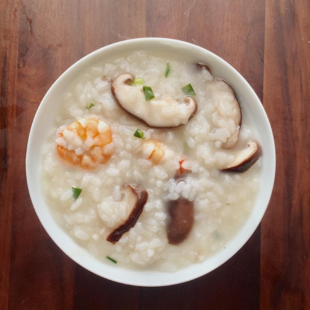 月半兔做的香菇虾仁粥