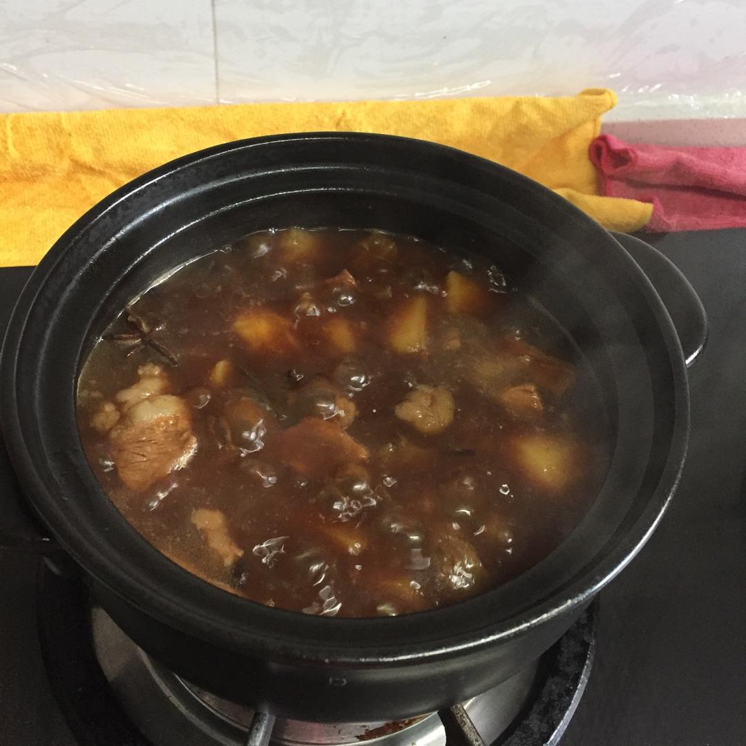 红烧土豆牛腩