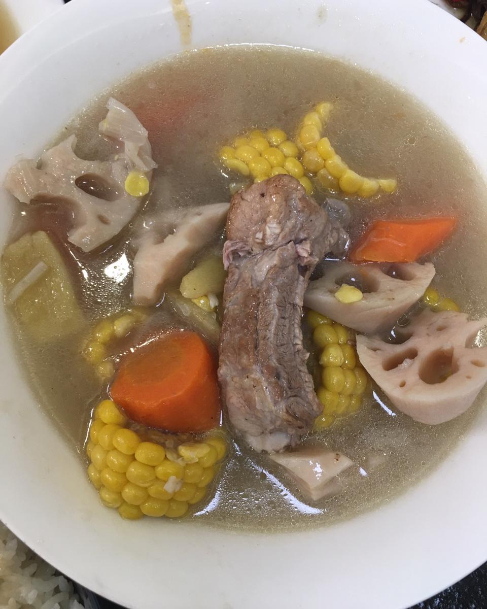 养生排骨玉米莲藕汤