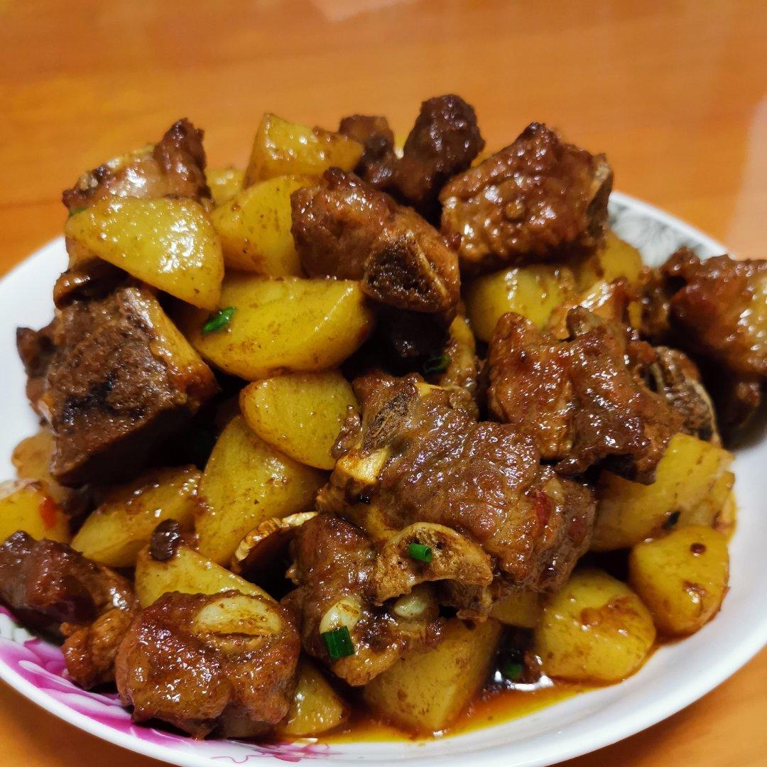 土豆烧排骨
