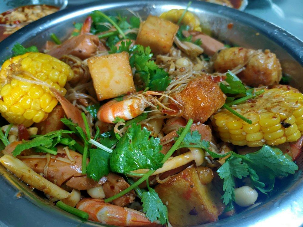 非油炸干锅虾   加各种菜的那种