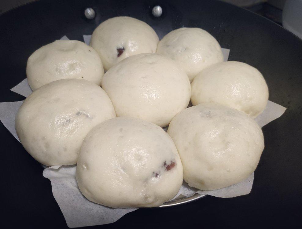 暄软可口的豆沙包