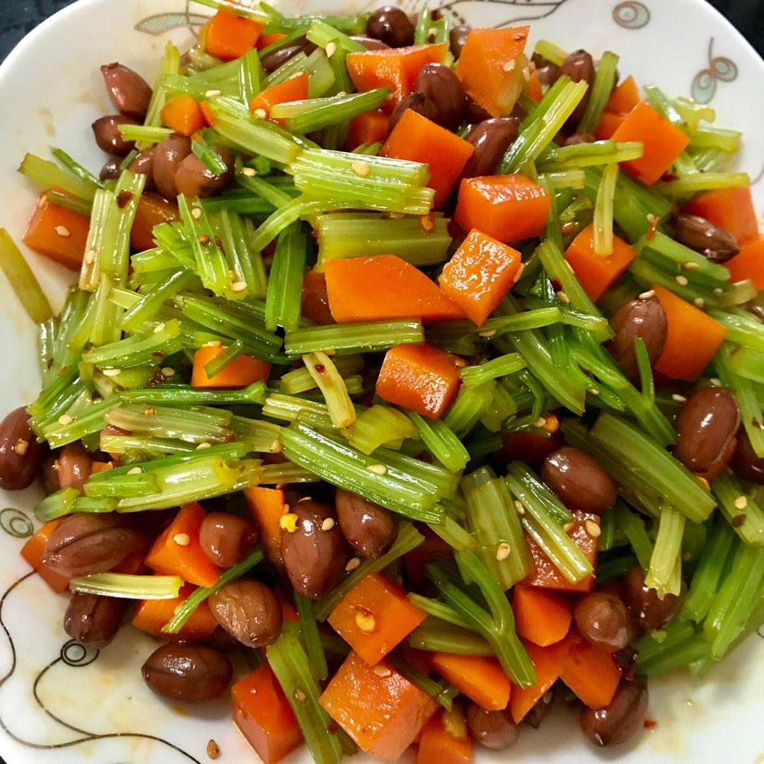 凉拌芹菜花生米胡萝卜