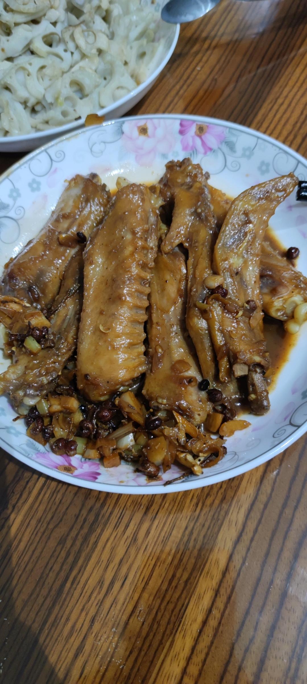 美味鸭翅膀