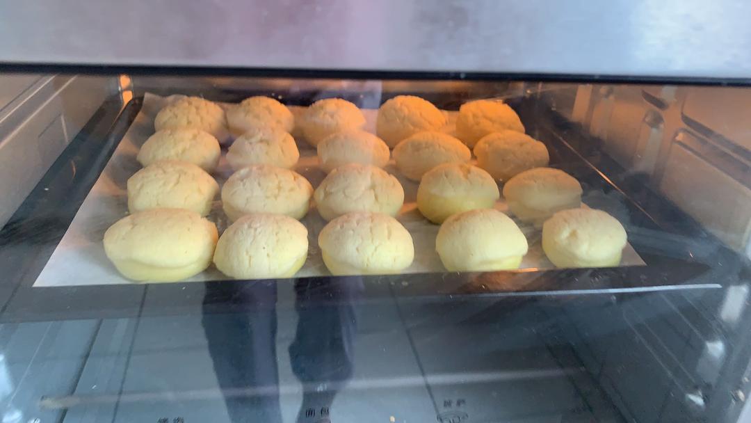 酥皮奶油泡芙--#皮黑森林#